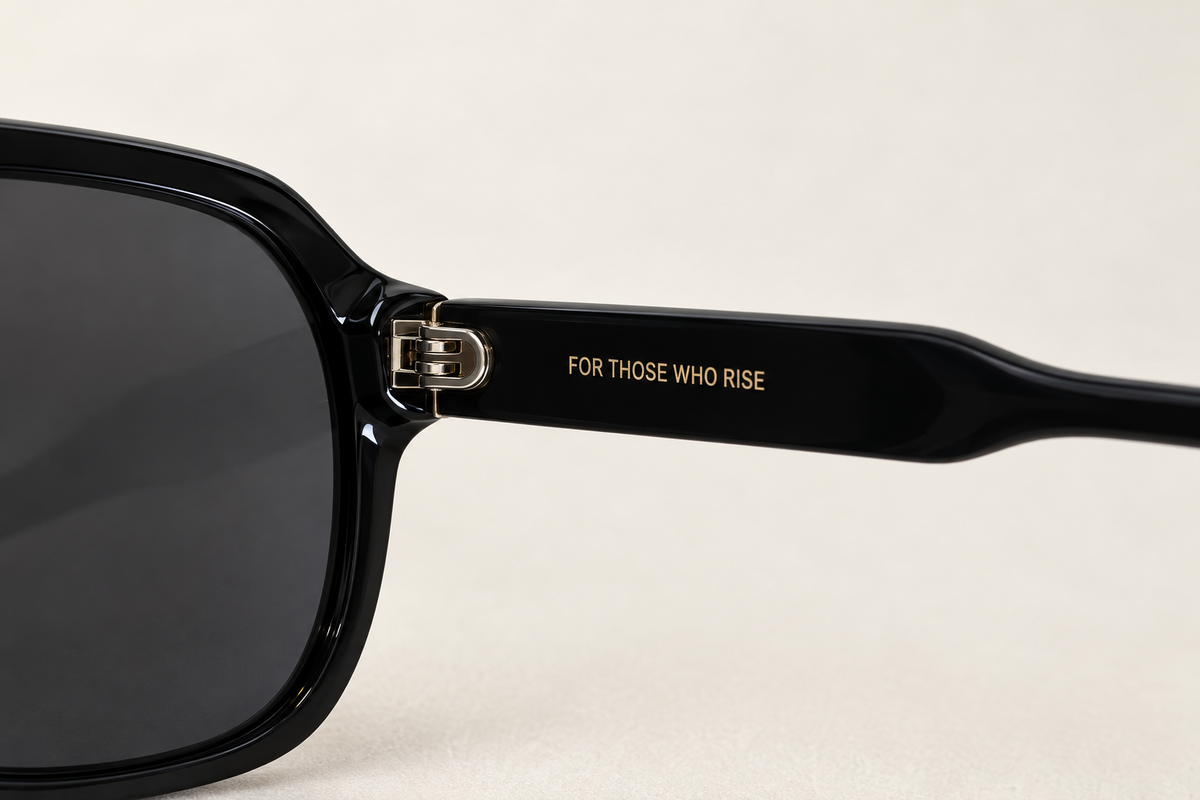 Lunettes de soleil aviateur carrées noires OZOURI EYEWEAR vue de face